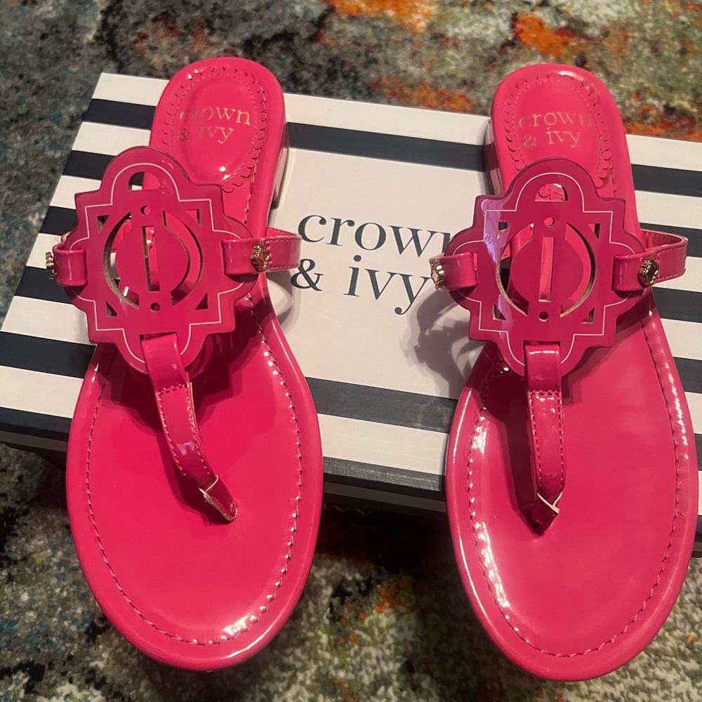 Crown & Ivy Pink Sandals Vibrant Summer Style